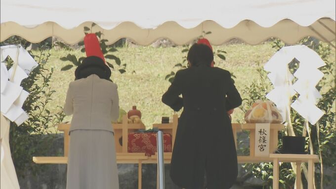 秋篠宮ご夫妻　イギリス訪問前に昭和天皇陵と香淳皇后陵を参拝|TBS NEWS DIG