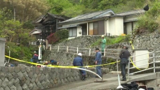 【続報】「家が燃えている」住宅などあわせて7棟が焼ける火事 火元から遺体発見　住人男性(83)か 愛媛･愛南町　|　愛媛のニュース - Nスタえひめ｜あいテレビは6チャンネル