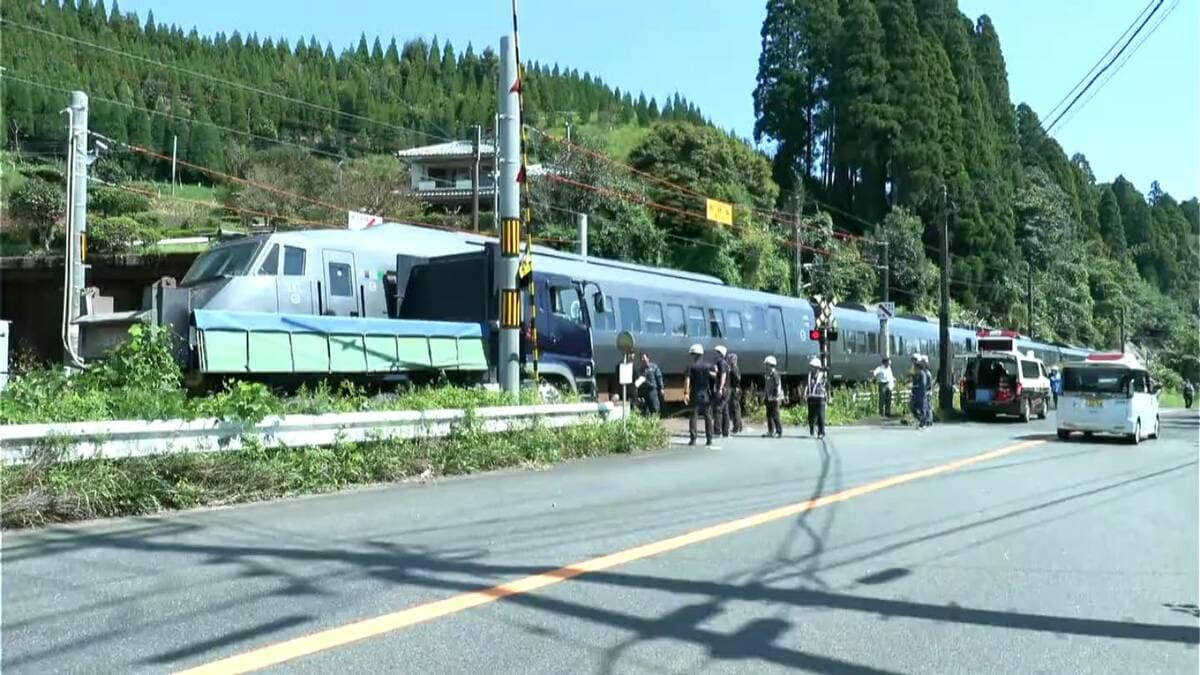 JR日豊本線で特急列車とダンプカー衝突、3人搬送　国分～西都城は終日運転見合わせ　鹿児島
