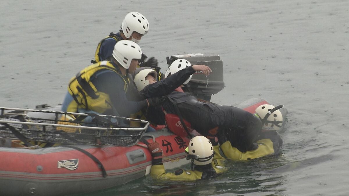 警察、消防、海上保安部の合同救助訓練 海難事故を想定 高度な救助体制の確立へ 大分 TBS NEWS DIG