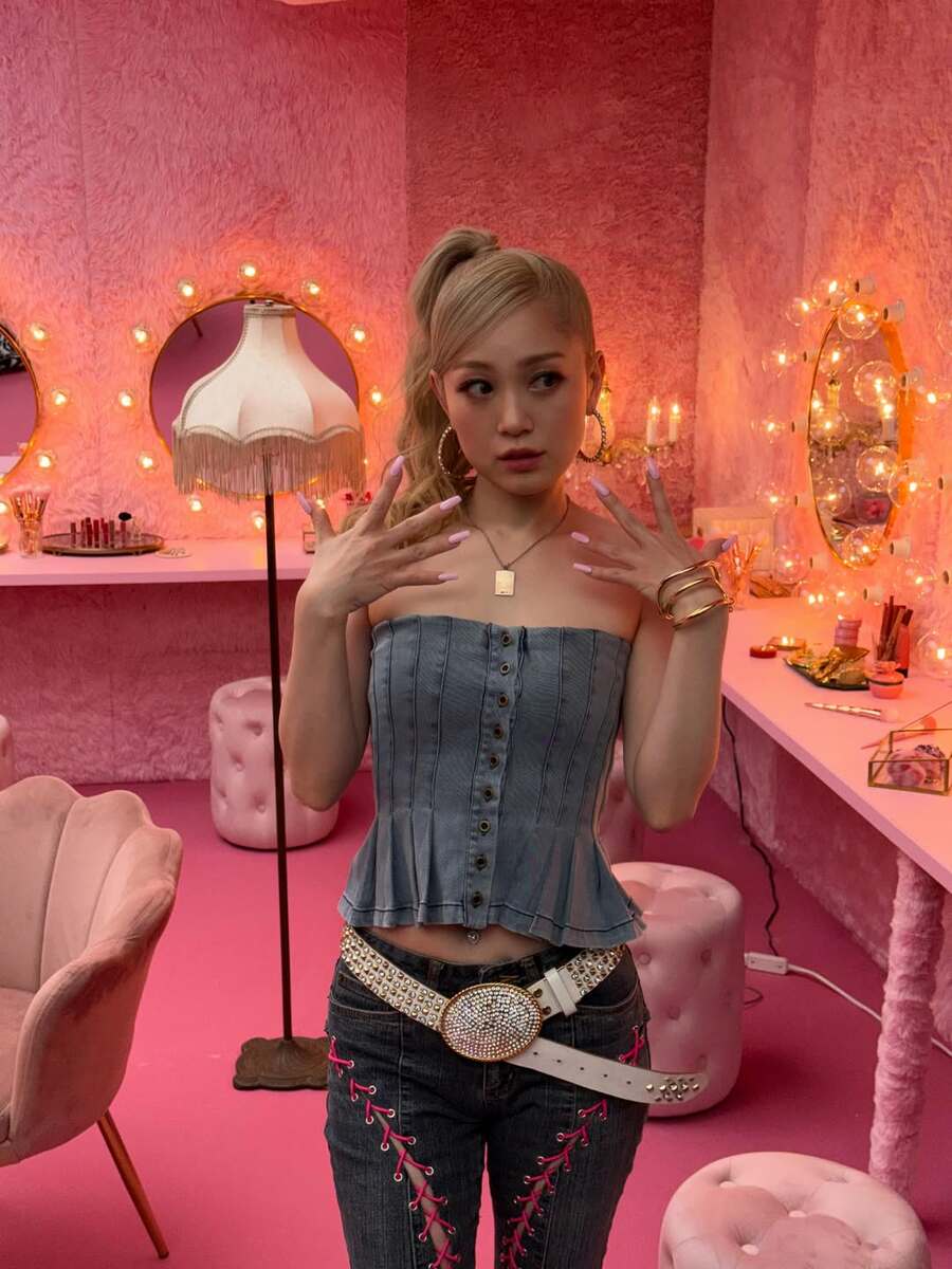 西野カナ 】 MVオフショット 抜群のビジュアルとスタイルにファン