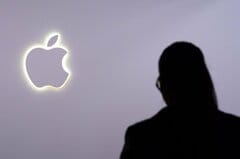 アップル初の折りたたみ式iPhone、引き続き9月の発表を予定－関係者| TBS CROSS DIG with Bloomberg