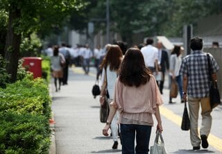 比較するほど迷う20代の保険選び　データで読み解く「必要最小限」の裏側にある不安| TBS CROSS DIG with Bloomberg