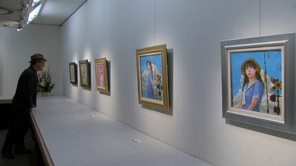 津山市出身の洋画家・石田宗之さんの個展 懐かしさを感じさせる女性の