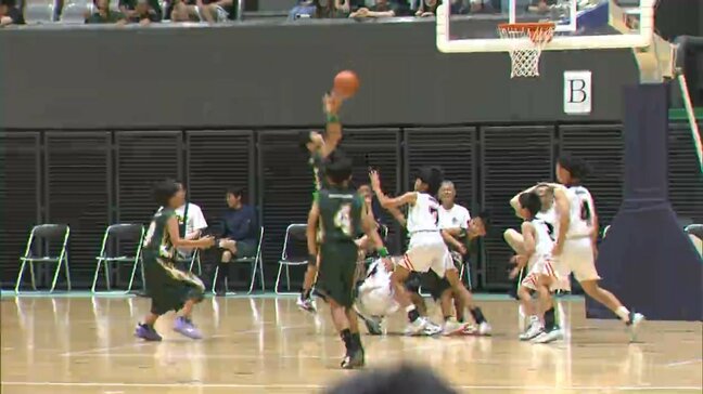 「みんなで息の通じたプレーを」小学生ミニバスケットボール男女32チーム　頂点を決める大会　あすの決勝へ向け予選|TBS NEWS DIG