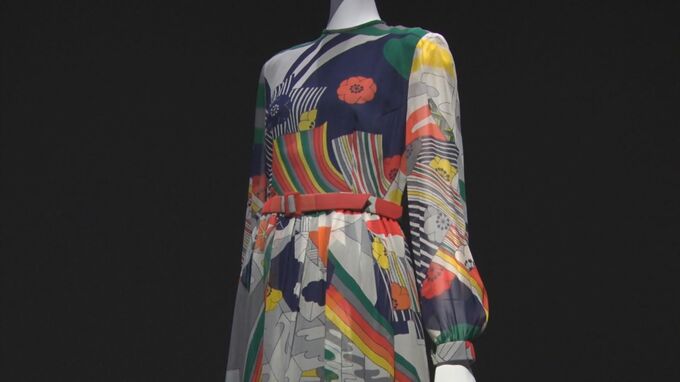 ドレスや貴重な資料など並ぶ　「アメリカの森英恵」展　|　BSSニュース | BSS山陰放送