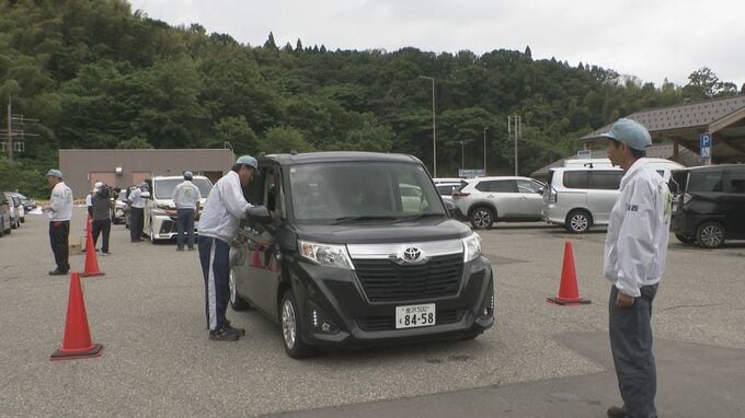 金沢市の幹線道路で街頭車両点検 不正改造車の排除へ383台を検査|TBS NEWS DIG