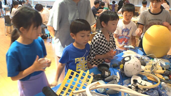 海洋ごみを芸術にして“メッセージ”に  子どもたちが「ひょうちゃくモンスター」を作り海を守る大切さを学ぶ　|　石川県のニュース｜MRO北陸放送