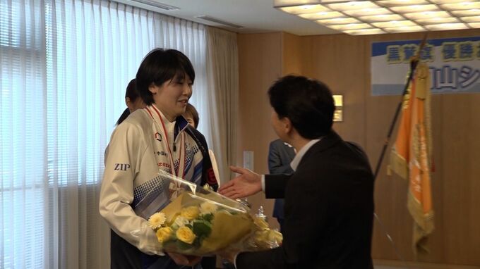 「ご褒美をいただけた」引退する宮下遥選手らが知事に報告　黒鷲旗バレーで初優勝の岡山シーガルズ【岡山】　|　岡山・香川のニュース | 天気 | RSK山陽放送