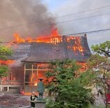 【建物火災】富山市豊城町「2階建て建物の1階台所から煙」消防車20台が消火活動中　|　富山のニュース｜天気・防災｜チューリップテレビ