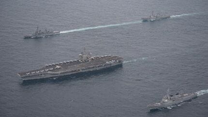 日米韓が済州島の南の公海上で共同訓練 アメリカの原子力空母