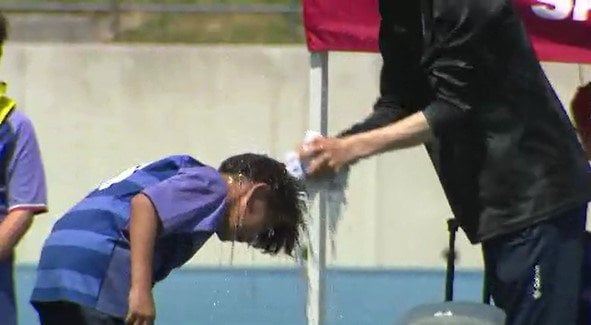 暑さ対策をしながら…長野・佐久市で子どもたちのサッカー大会…市内のクラブのほか、清水エスパルスや松本山雅などJリーグのクラブチームも参加|TBS NEWS DIG