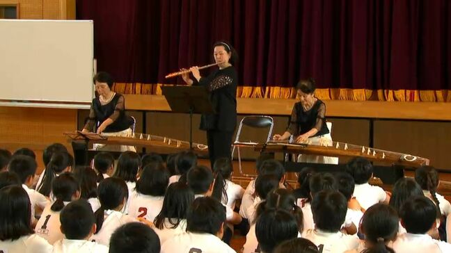 「音色がおしゃれでにぎやか」芸術家派遣プロジェクト 鹿児島市内の学校で箏を使った演奏会開催|TBS NEWS DIG