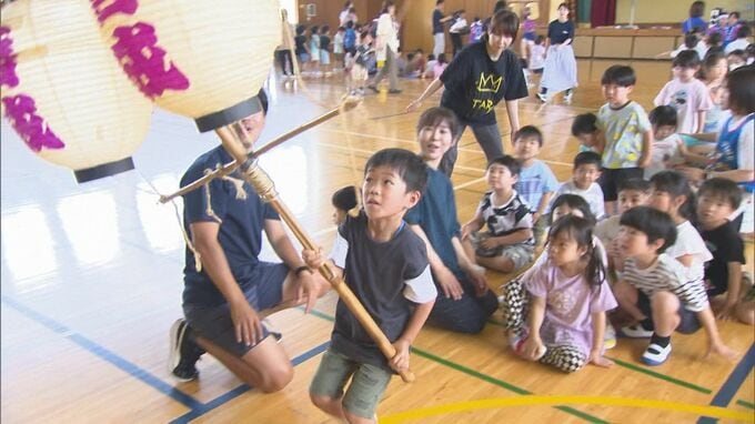 米子の夏を彩る風物詩「がいな万灯」　園児たちに万灯演技披露　未来の万灯の担い手になって|TBS NEWS DIG
