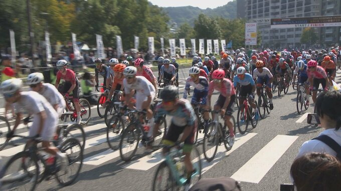 街中を100台疾走！10年目のOITAサイクルフェス初日　|　大分のニュース｜OBS NEWS｜大分放送