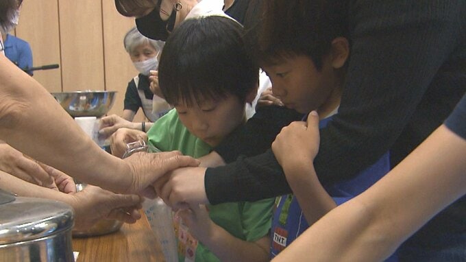 小学生対象の防災セミナー 大分市で開催　災害食の炊き出し体験　|　大分のニュース｜OBS NEWS｜大分放送