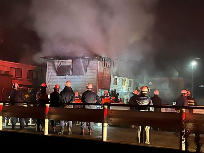 「建物が燃えている」空き家とみられる住宅全焼　住宅街が一時騒然　福島・いわき市|TBS NEWS DIG