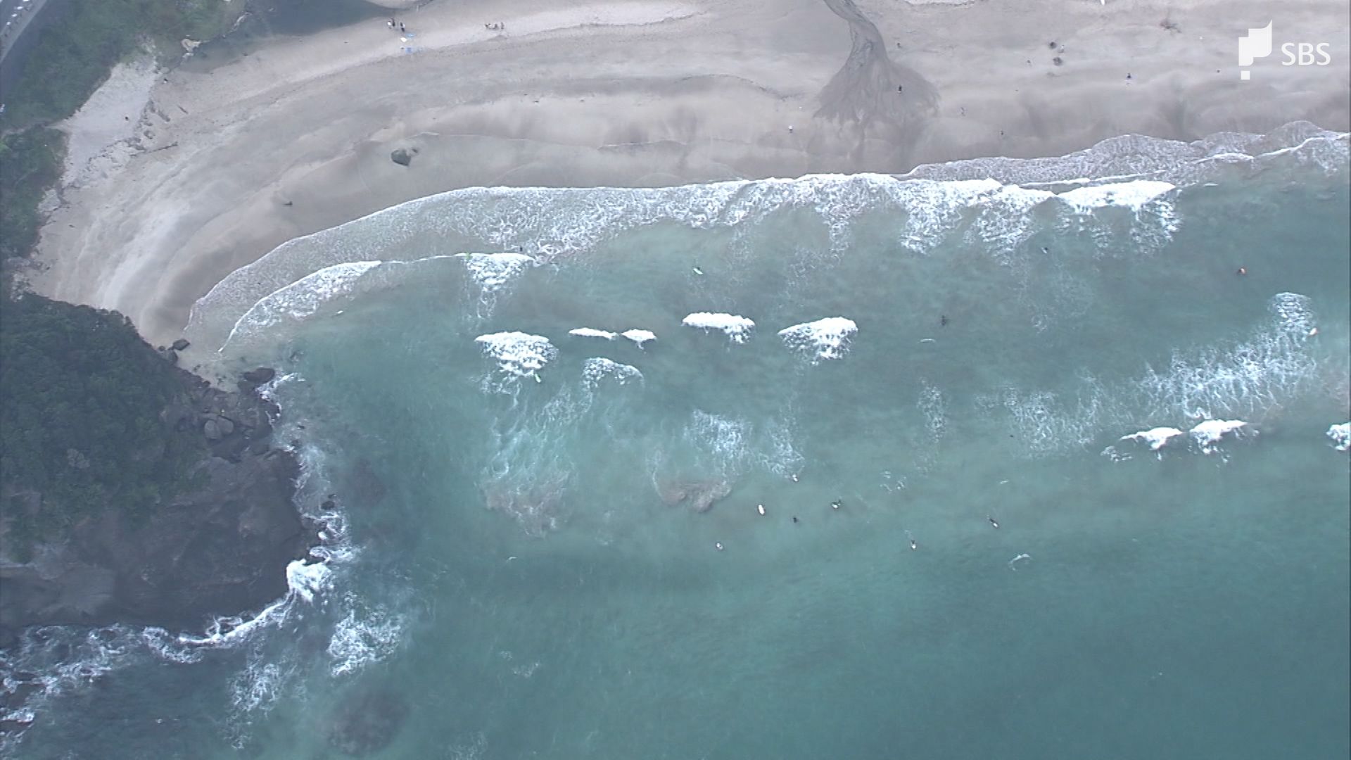 速報 24歳男性が心肺停止の状態 海水浴場に遊びに来ていた男女3人が流される 静岡 下田市 Tbs News Dig 1ページ