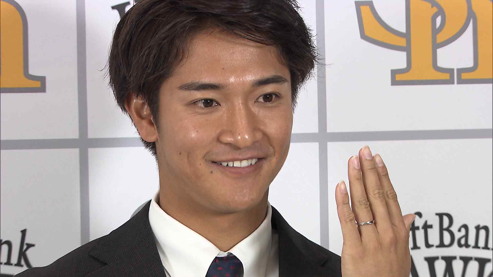 ホークス柳町選手 年俸3．5倍に大幅アップ＋“入籍”報告で笑顔