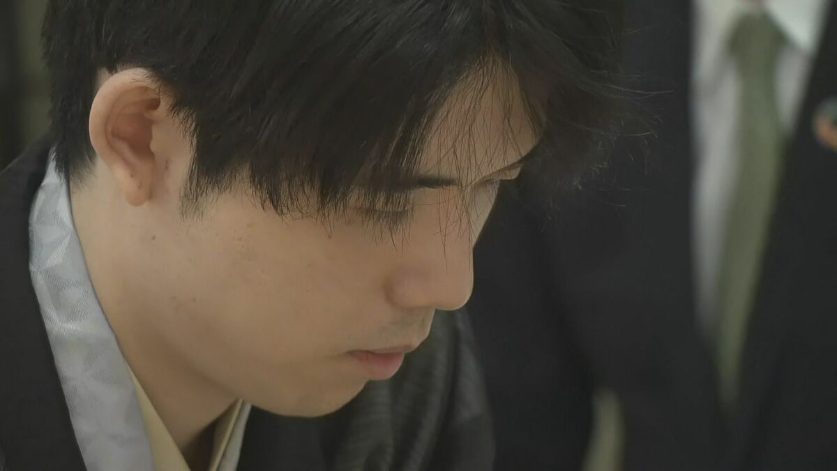 藤井聡太六冠 “王位”7連覇に王手 2勝2敗のタイで迎えた第5局を制す 相手は同学年の伊藤匠二冠