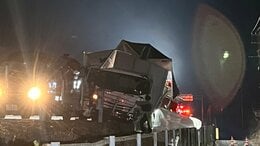 栃木・那須塩原市の東北道上りで停車中のトラックに別のトラックが衝突　50代男性が死亡　黒磯板室IC～西那須野塩原ICで通行止め|TBS NEWS DIG