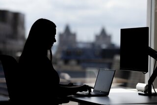 AI活用でも社員は成果求められる時代に－利用制限設定、安価モデル推奨も| TBS CROSS DIG with Bloomberg