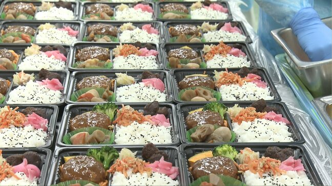 機内食“ビジネスクラス”の品質! 厳格な規格管理と引き換えに出る大量の肉・野菜の「端材」が弁当に 国内に約10か所しかない工場に潜入取材|TBS NEWS DIG