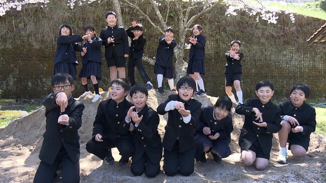 「最後の夏を目に焼きつけて」　今年度いっぱいで閉校する小学校の校章は “金ボタル”　児童が続けてきた保護活動　最後の鑑賞会で児童たちを待っていたのは【岡山】|TBS NEWS DIG