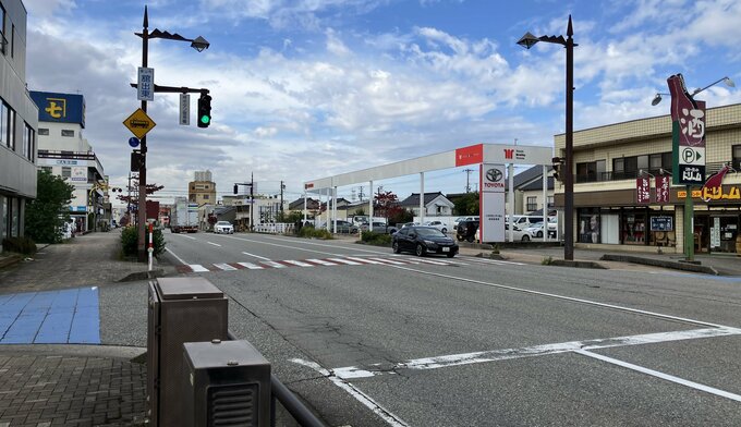 オートバイと軽乗用車が衝突　35歳男性が重傷　信号機ある国道41号と一時停止線のある脇道の交差点　富山　|　富山のニュース｜天気・防災｜チューリップテレビ