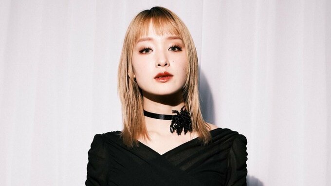 【 剛力彩芽 】 「美しくて上品で優雅でした」　ファッションショーで魅せた　金髪に黒いロングドレスのショット公開|TBS NEWS DIG