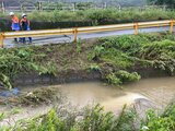 大雨で川から軽乗用車発見、車内から男性救助されるが死亡確認|TBS NEWS DIG