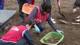 去年7月の豪雨で被災 久留米市田主丸町の農園で高校生ら約100人が土砂撤去災害ボランティア | 福岡のニュース|RKB NEWS|RKB毎日放送