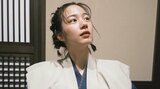 【のん】「休息」白い花咲く屋外での散策や浴衣姿のリラックスしたひとときを公開にファン反響「休息、なのに絵になる」|TBS NEWS DIG