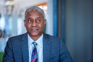 アトランタ連銀総裁、米国民に広がるFRB独立性への疑念に懸念示す| TBS CROSS DIG with Bloomberg