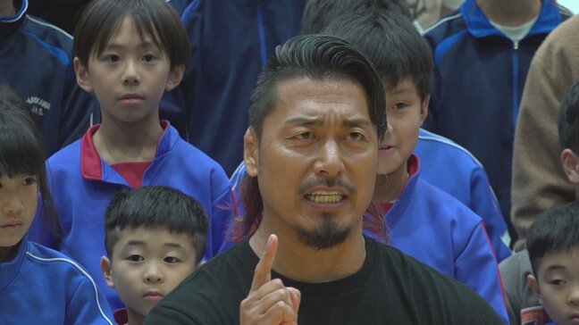 「自分の夢を家族や友達に話すことも一つの方法」プロレスラー鷹木信悟さん "元気はつらつな生き方"講演 山梨・早川町|TBS NEWS DIG