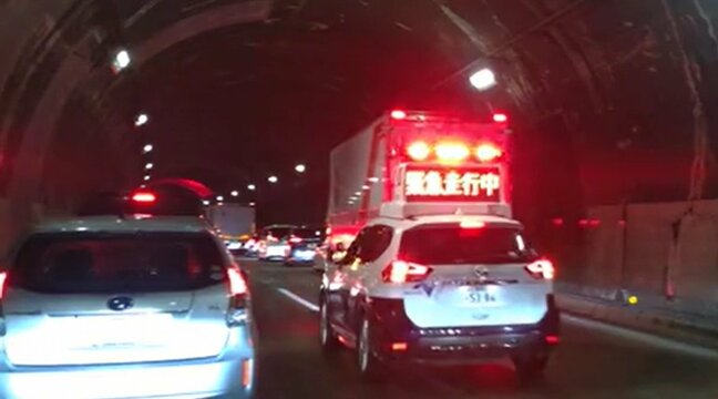 「1時間に10mしか進まない…」ノーマルタイヤ車のスタックから始まった山陽道の大規模渋滞 福岡―広島の所要時間が17時間に 車列で何が起きていたのか|TBS NEWS DIG