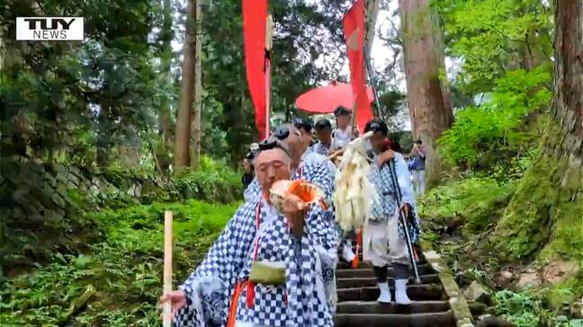 出羽三山神社で「秋の峰入り」　山伏の修行を行う（山形）|TBS NEWS DIG