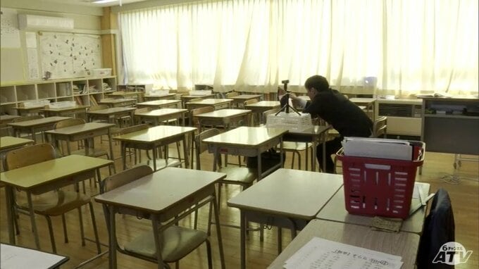 大雪で休校続いていた青森市内の小中学校で授業再開も…　教室には子どもたちの姿なし　通学路の安全確保ができずインターネットを使った遠隔授業|TBS NEWS DIG