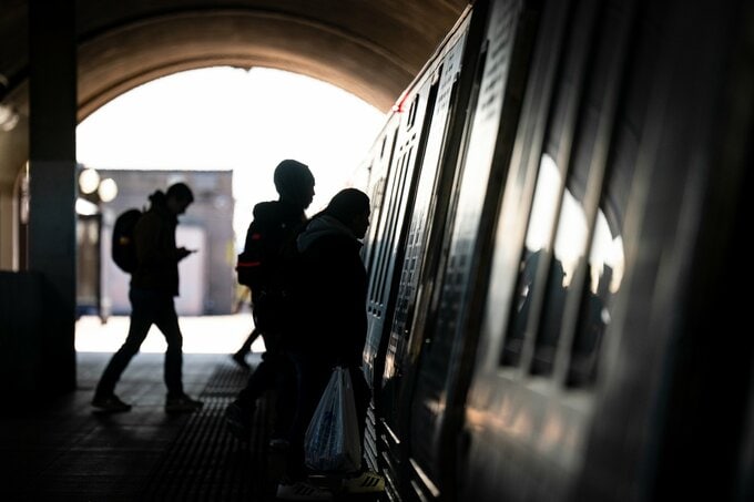 米企業の大規模解雇予告が10月に急増、労働市場悪化を示唆－連銀集計