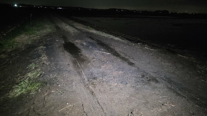 茨城・稲敷市の農道で車両火災　中から2人の遺体　自殺の可能性高いとみて調べる|TBS NEWS DIG