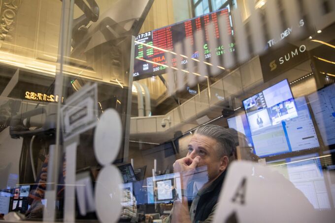 世界株安加速、円や米国債に逃避買い－トランプ関税巡る混乱深まる