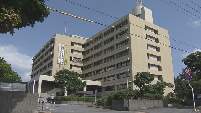 セクハラ被害訴えた女性の実名をSNSで “晒し”た男（77）を名誉毀損などの罪で起訴　那覇地検|TBS NEWS DIG