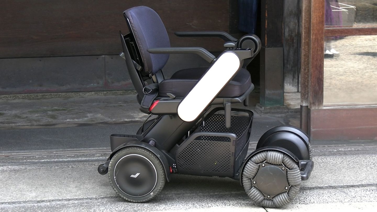 守*露様 車椅子 スポーティー ノーヴァ クワトロNOVAIV｜プレミアム車いすブランド FORCE