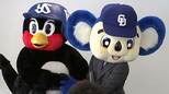 つば九郎 納得の契約更改“ヤクルト1000飲み放題”を奪還、次は「WBCをねらう」侍ジャパン入りアピール【ヤクルト】|TBS NEWS DIG