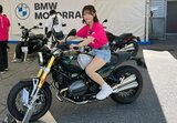 【 平嶋夏海 】 バイクと笑顔 「沢山写真撮ってもらいました」 長野・白馬村 モータサイクルイベントで 夏の思い出|TBS NEWS DIG