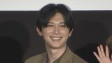 【吉沢亮】 「ぜんぜん年上だと思っていて」 共演した父親役・俳優に驚愕 「衝撃の事実です」|TBS NEWS DIG