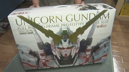 高級「ガンプラ」次々”予約済”のワケ ガンプラ塗装技術を買われて