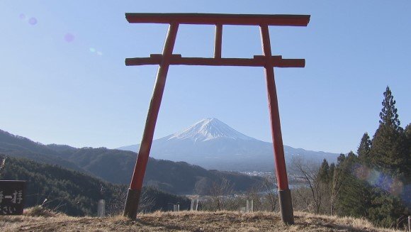 雄大な富士山を拝める　話題のSNS映えスポット　天空の鳥居がアツい！|TBS NEWS DIG