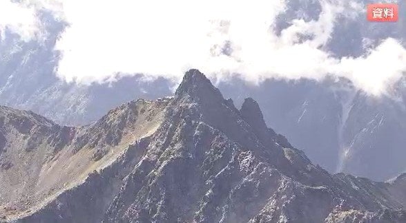 「雷が落ち、2人が感電した…」北アルプス槍ヶ岳山頂から下山していた3人パーティーの近くに…43歳男性が足などにやけど、自力歩行が困難で警察に救助要請…27日は大気の状態不安定で長野県内で落雷が相次ぐ　|　SBC NEWS | 長野のニュース | SBC信越放送