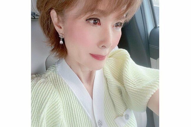 小柳ルミ子さん　松田聖子さんからの誕生日プレゼント「グリーンのカーディガン　大切に着ています」　感謝を綴る|TBS NEWS DIG
